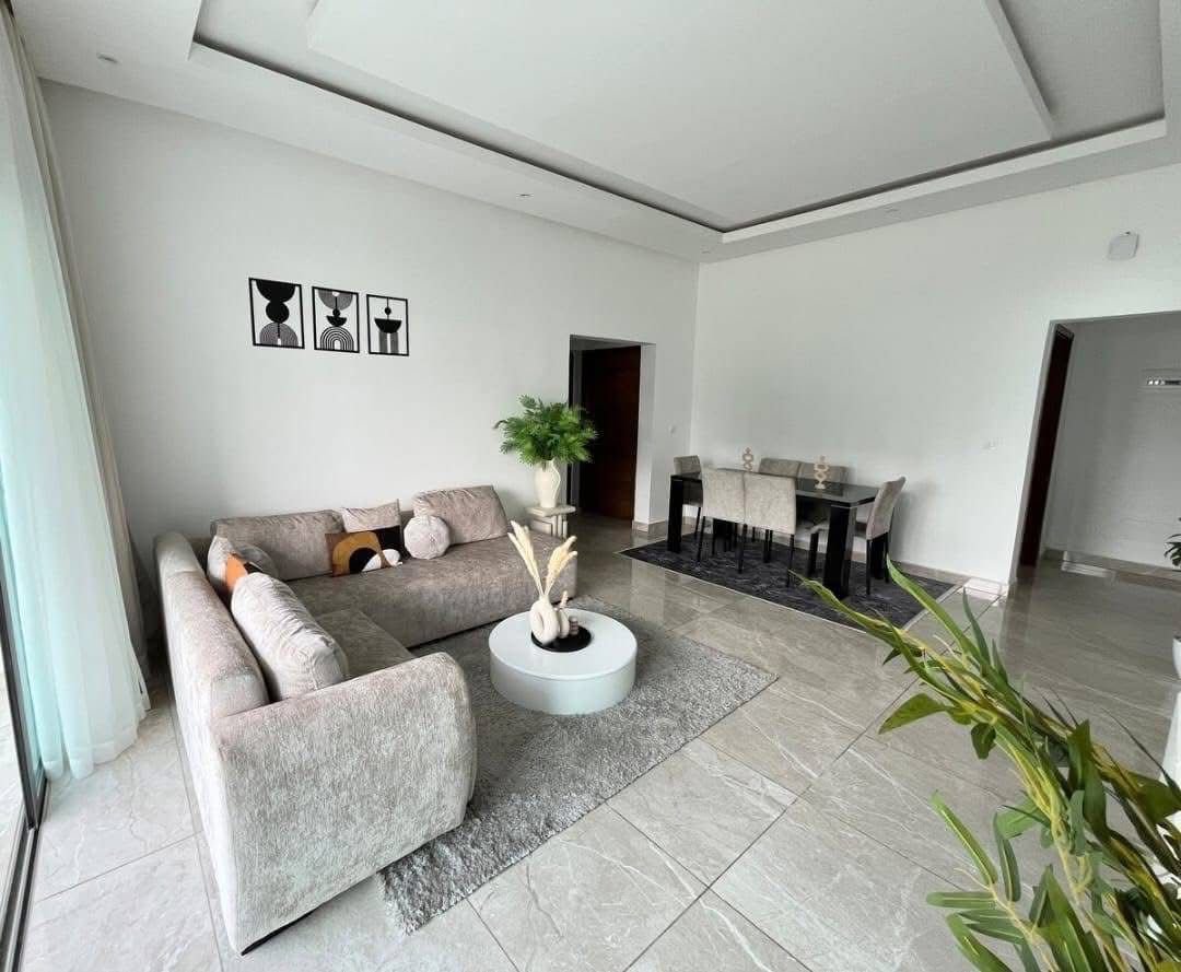 Appartement meublé 3 pièces haut standing !!!  📍 Riviera 4 M'badon
